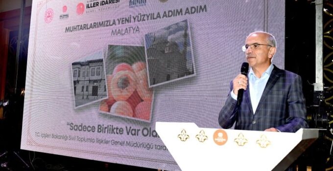 Malatya Büyükşehir Belediye Başkanı Sami Er,  muhtarlarla bir araya geldi