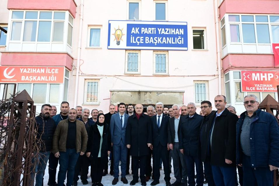 Yazıhan İlçesine Ziyarette Bulunan Büyükşehir Belediye Başkanı Sami Er, HEMŞEHRİLERİMİZ HİZMETİN EN İYİSİNE LAYIKTIR